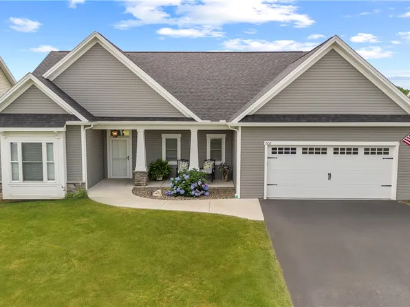 1502 Grand Meadows Way, Webster, NY 14580