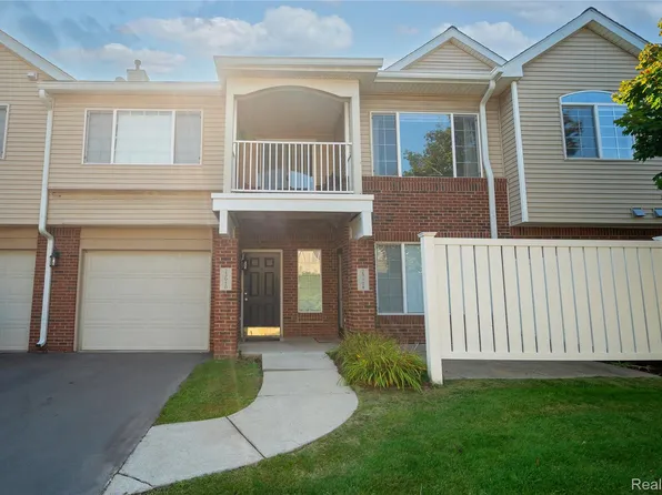 23010 Fairlane Blvd, Trenton, MI 48183