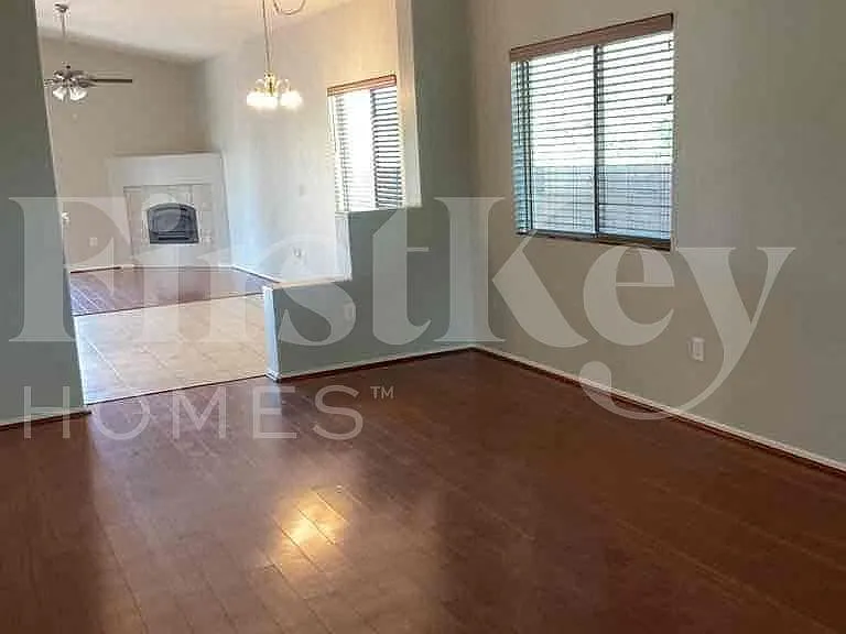 7718 W Sombrero View Ln — Photo 3