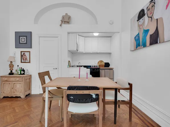 1388 Lexington Avenue image 11 of 15