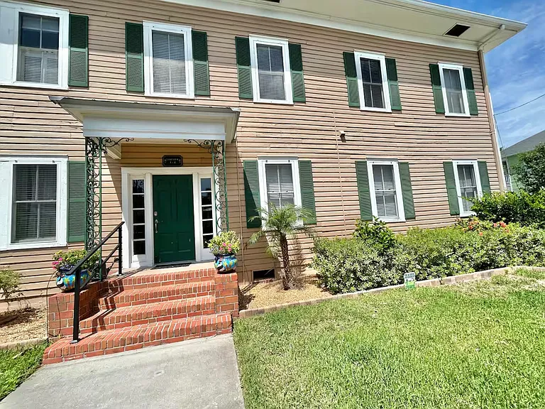 172 Cordova St #1 — Photo 1