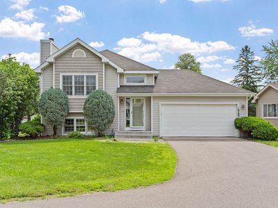 10283 Lee Dr, Eden Prairie, MN, 55347