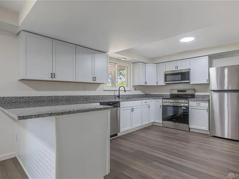 6221 Longford Rd — Photo 7