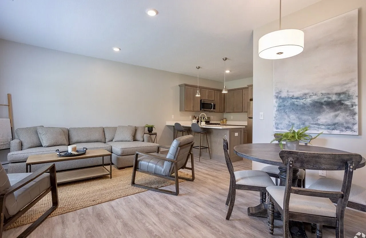 Ventura Townhouses — Photo 4