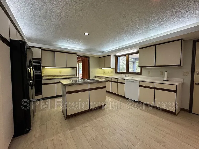 513 Edgewater Club Rd — Photo 14