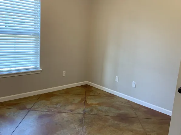 1601 McKinley St, Westlake, LA 70669