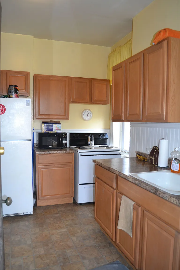 37 Grant Ave photo 1