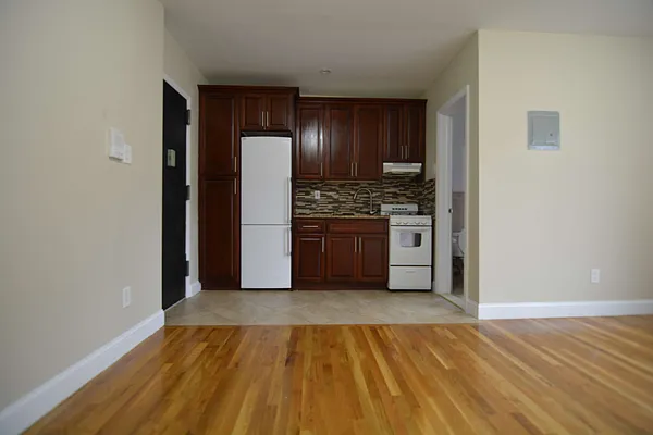 Rented by Hagstrom Management Inc | media 22