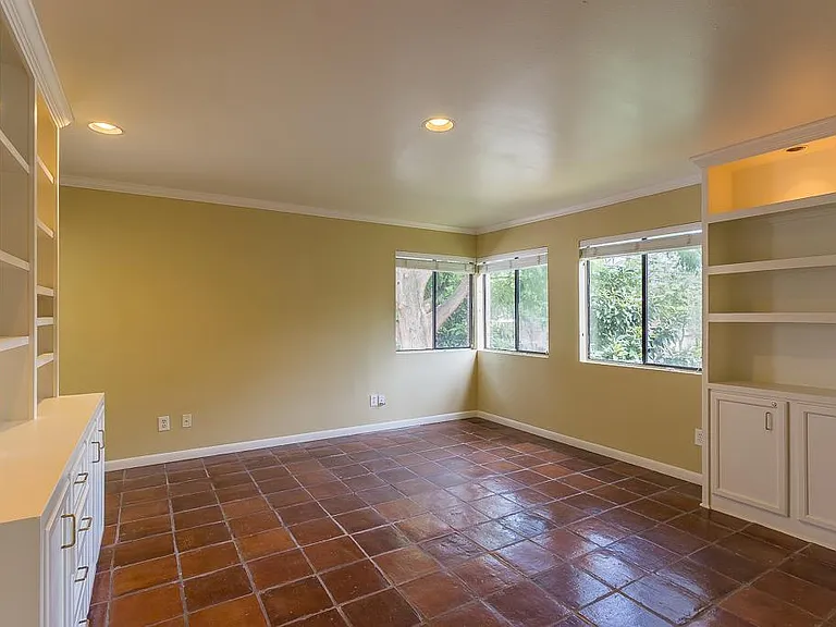 2349 Albans Rd — Photo 9
