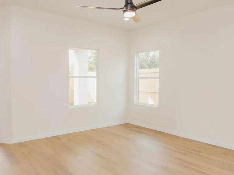 2701 Kerria Ave — Photo 6