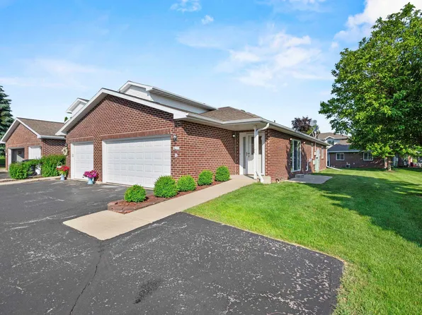 1901 Riverside Dr Unit D, Suamico, WI 54313