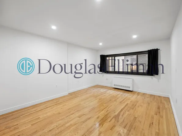 295 Park Avenue South image 1 of 17