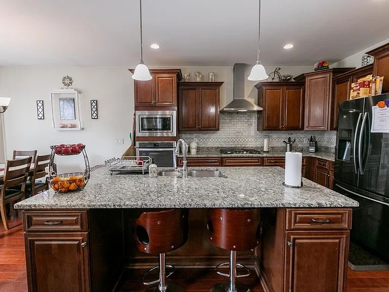 726 Newcomb St — Photo 14