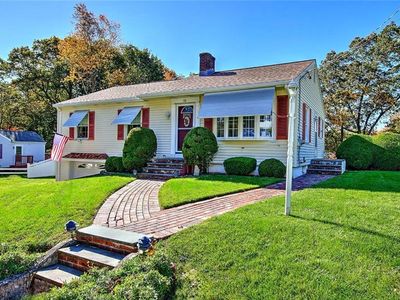 98 Iroquois Rd, Cumberland, RI, 02864