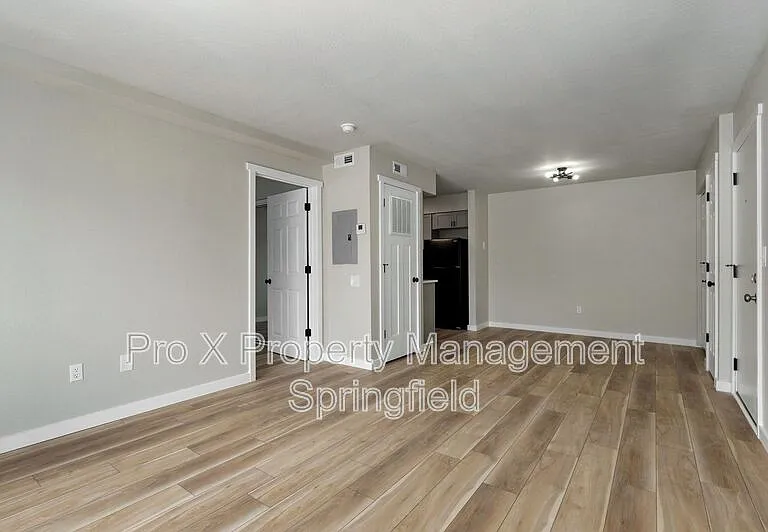 2213 E Macs Ct #4 — Photo 2
