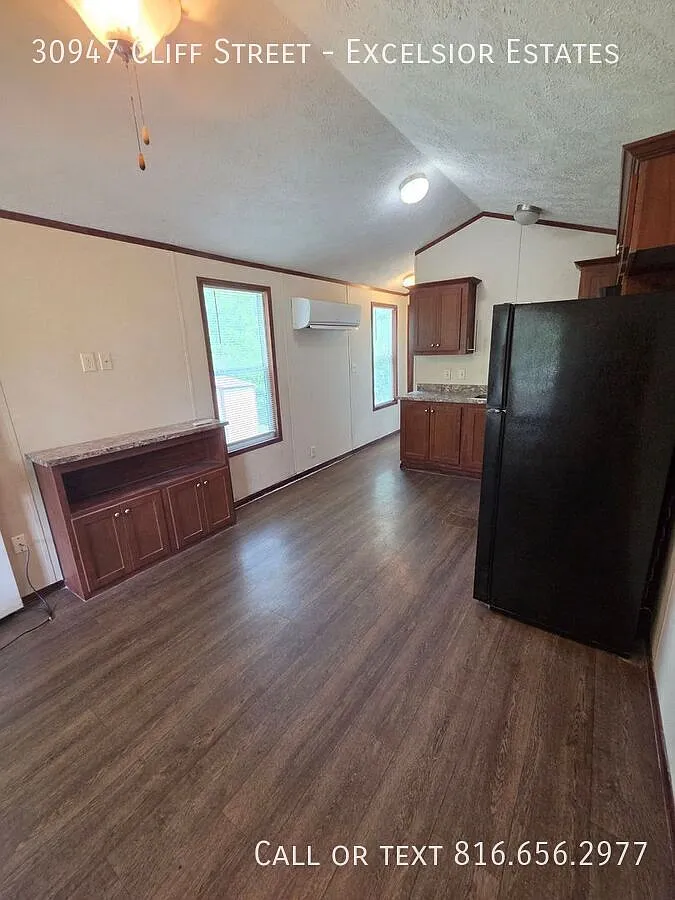 Charming 1 Bed, 1 Bath Country Home in Lawson, MO - Quarter-Acre+ Lot — Photo 4