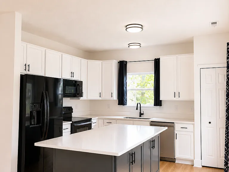 831 Ogala Dr — Photo 4