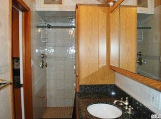 48 Davison Pl FLOOR 2, Rockville Centre, NY 11570