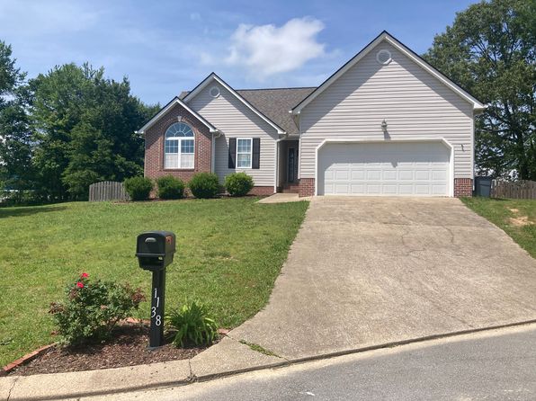 1138 Lightning Dr, Soddy Daisy, TN 37379