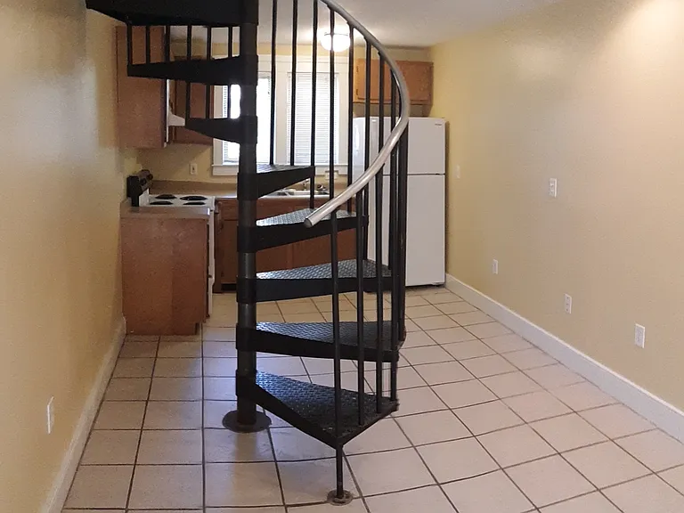 310 E Anderson St #C — Photo 5