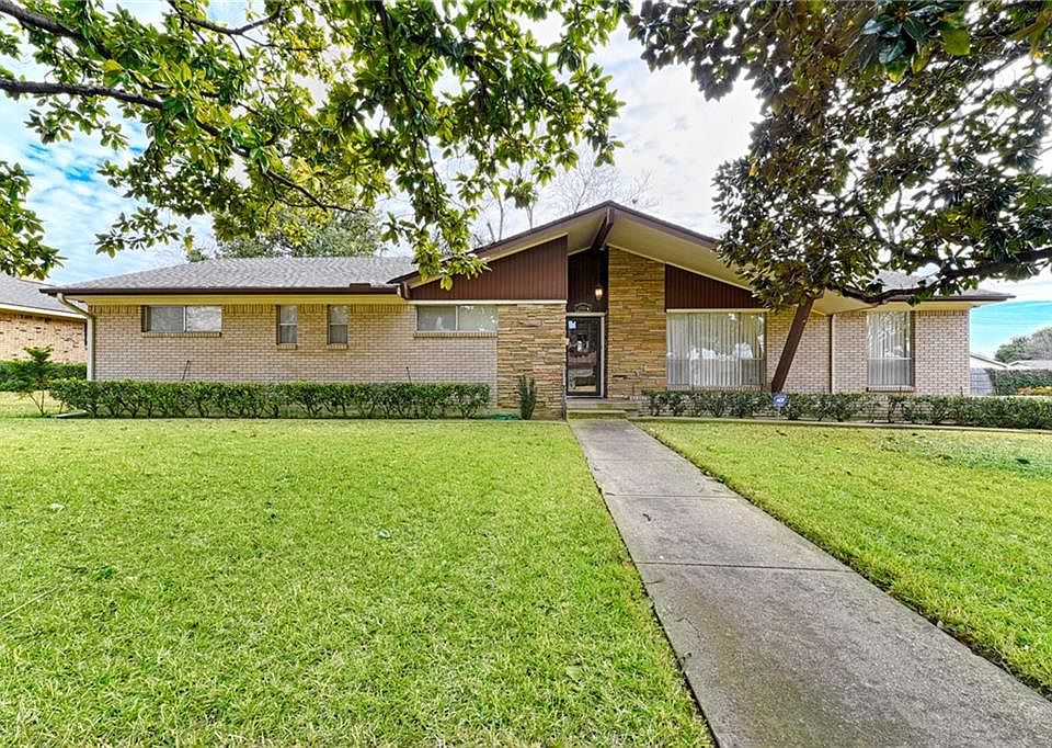 1st image of 3904 Crestpark Dr