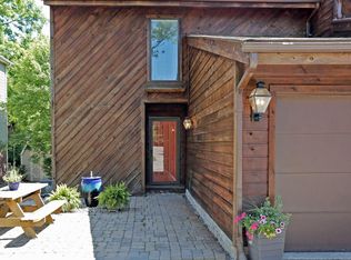 1083 Armstrong Mill Rd, Lexington, KY 40517