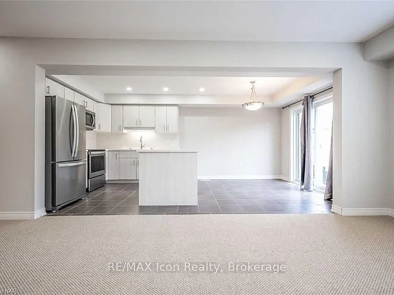 135 Acacia Rd — Photo 4
