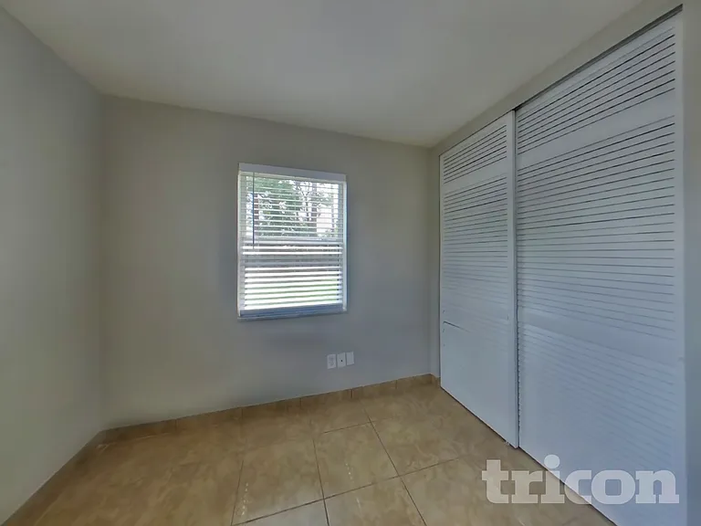 944 Shorecrest Ave — Photo 7