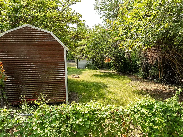 2823 Independence St — Photo 21