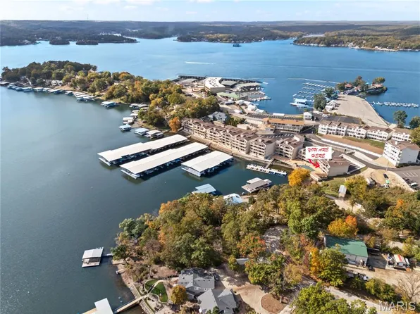 34 Aqua Finn Dr #1B, Lake Ozark, MO 65049