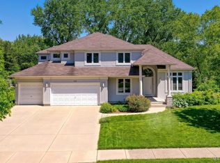 591 Buttonwood Cir, Naperville, IL 60540