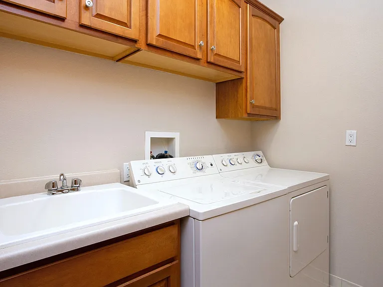 Laurel East End