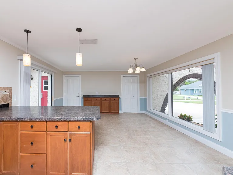 3222 Nottingham Ln — Photo 10