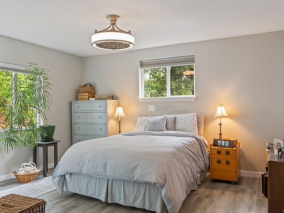4th image of 3671 Thomson Rd