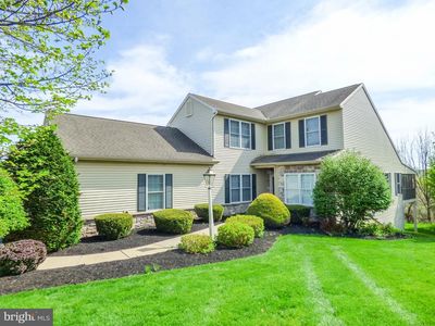 1742 Stone Hill Dr, York, PA, 17402