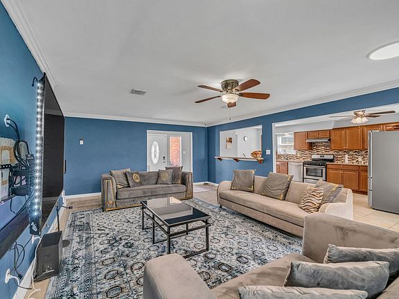 4th image of 6514 Vialinda Dr
