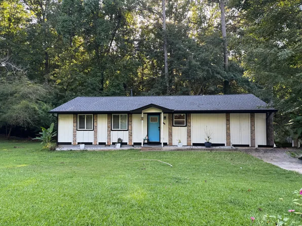 3229 Goldenchain Dr, Lithonia, GA 30038
