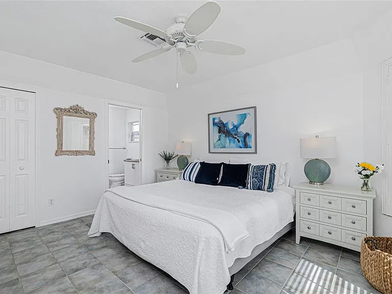 26162 Stillwater Cir — Photo 14