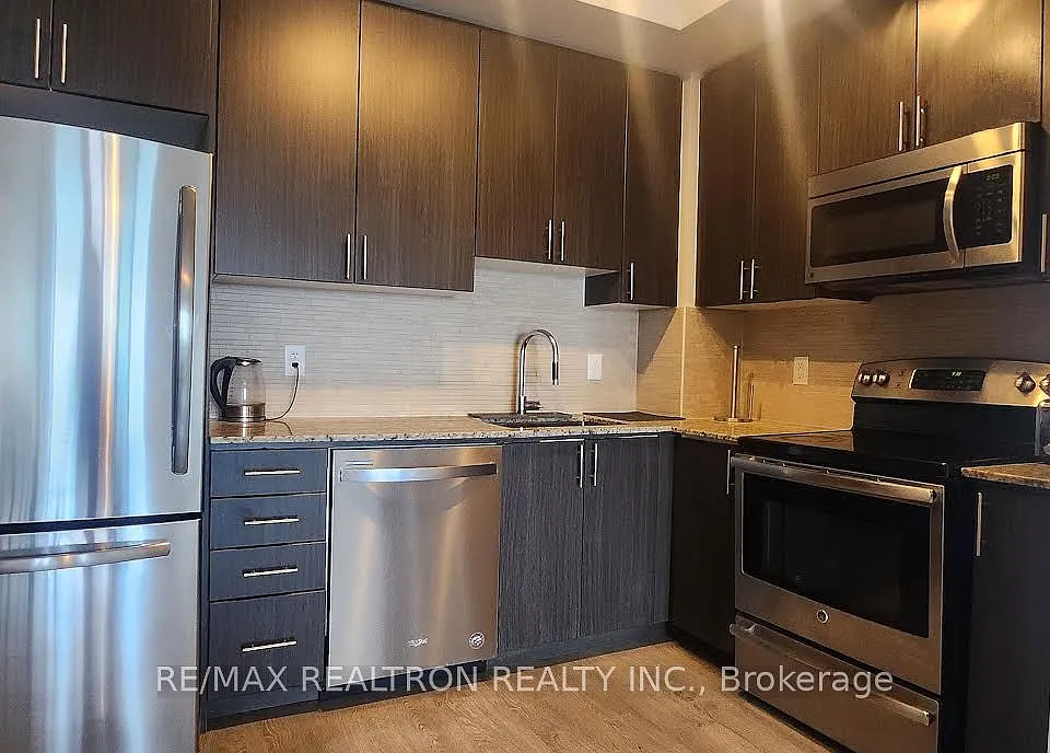 1271 Yonge St