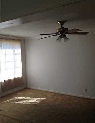 3rd image of 1858 Newell Ave