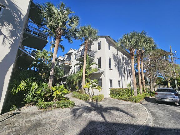 2nd image of 812 SW 4th Avenue #8