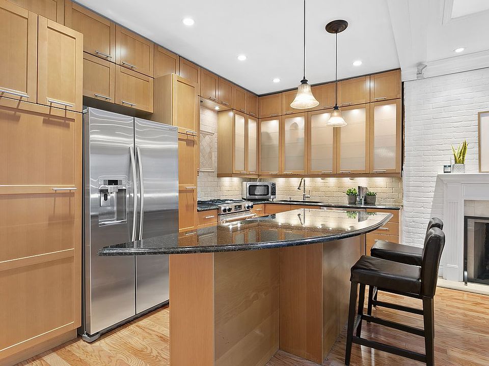 1st image of 28 W 40th St #4S