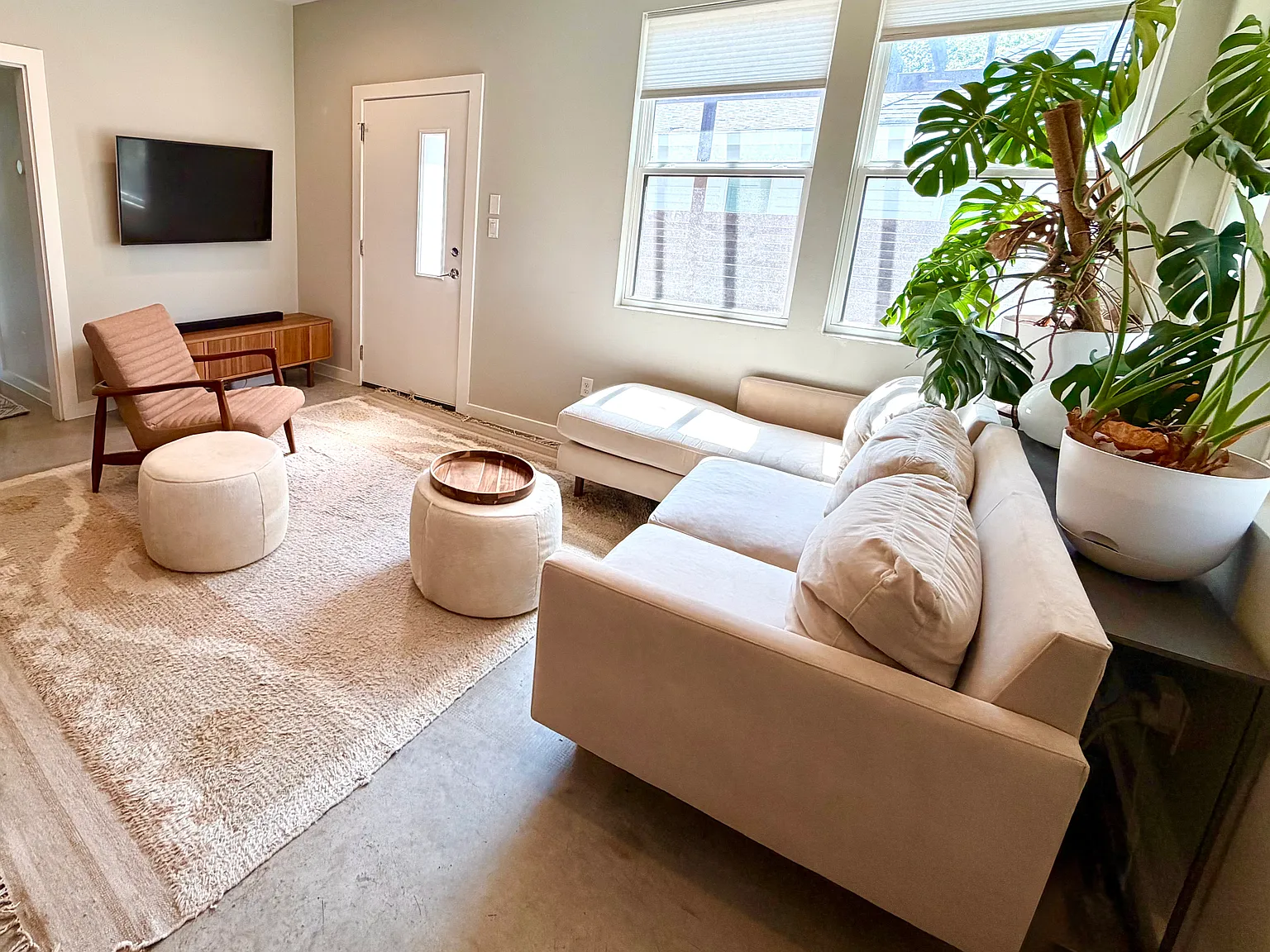 2 bed, 1122 sqft, $3,600 — Photo 3