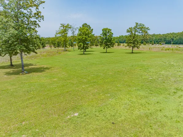 2 Nancy Ln, Estill Springs, TN 37330