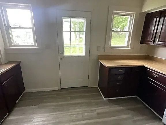3rd image of 125 Linden Ave Unit 1
