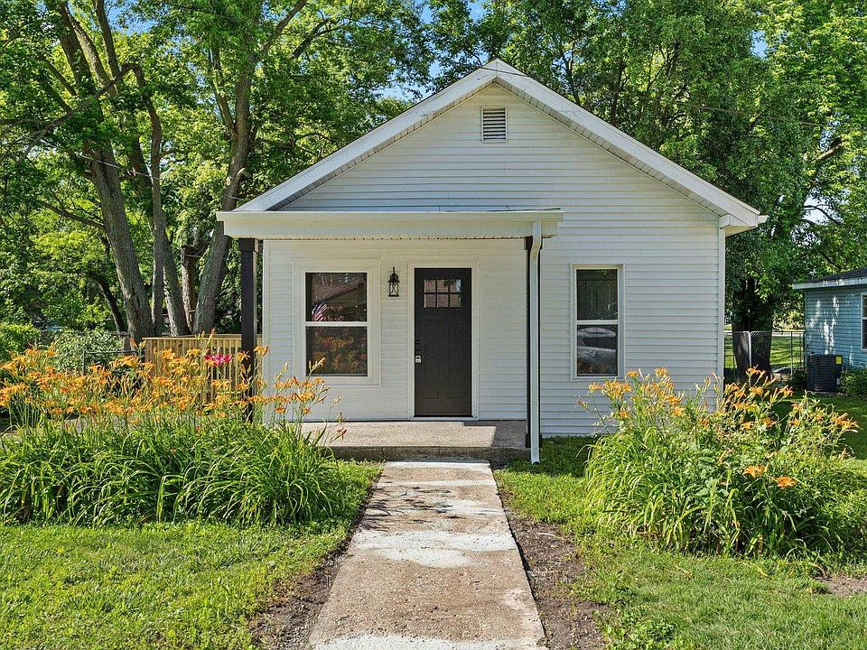 1st image of 304 E Luin St