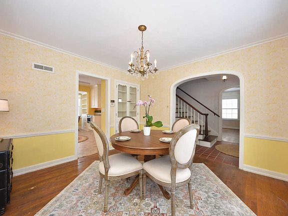 3rd image of 5412 N Shoreland Ave