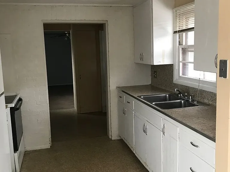 912 Wyoming St — Photo 5
