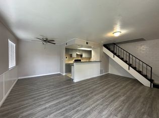 975 W Calle De Cielo APT 3, Azusa, CA 91702