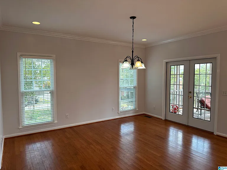 1715 Columbiana Ln — Photo 16